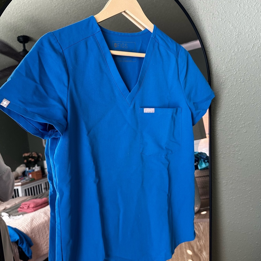 Figs Women’s Royal Blue Catalina One-Pocket Scrub Top - XS